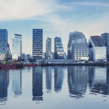 Luxury - Stunning View - City Centre - 2 Private Balcony- Easy 24 7 Check Lägenhet