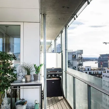 Luxury - Stunning View - City Centre - 2 Private Balcony- Easy 24 7 Check Apartment *