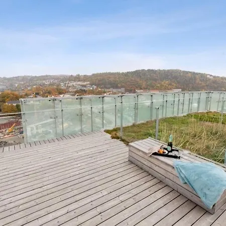 Apartment Luxury - Stunning View - City Centre - 2 Private Balcony- Easy 24 7 Check *