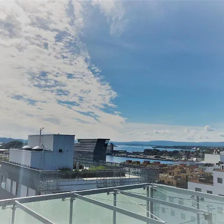 Apartment Luxury - Stunning View - City Centre - 2 Private Balcony- Easy 24 7 Check