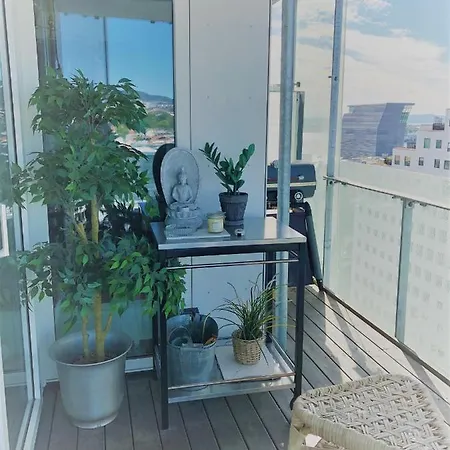 Apartment Luxury - Stunning View - City Centre - 2 Private Balcony- Easy 24 7 Check