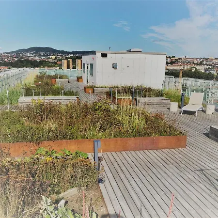 Apartment Luxury - Stunning View - City Centre - 2 Private Balcony- Easy 24 7 Check
