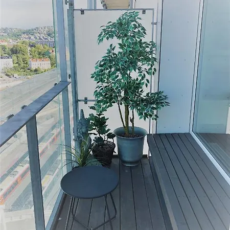 Daire Luxury - Stunning View - City Centre - 2 Private Balcony- Easy 24 7 Check *